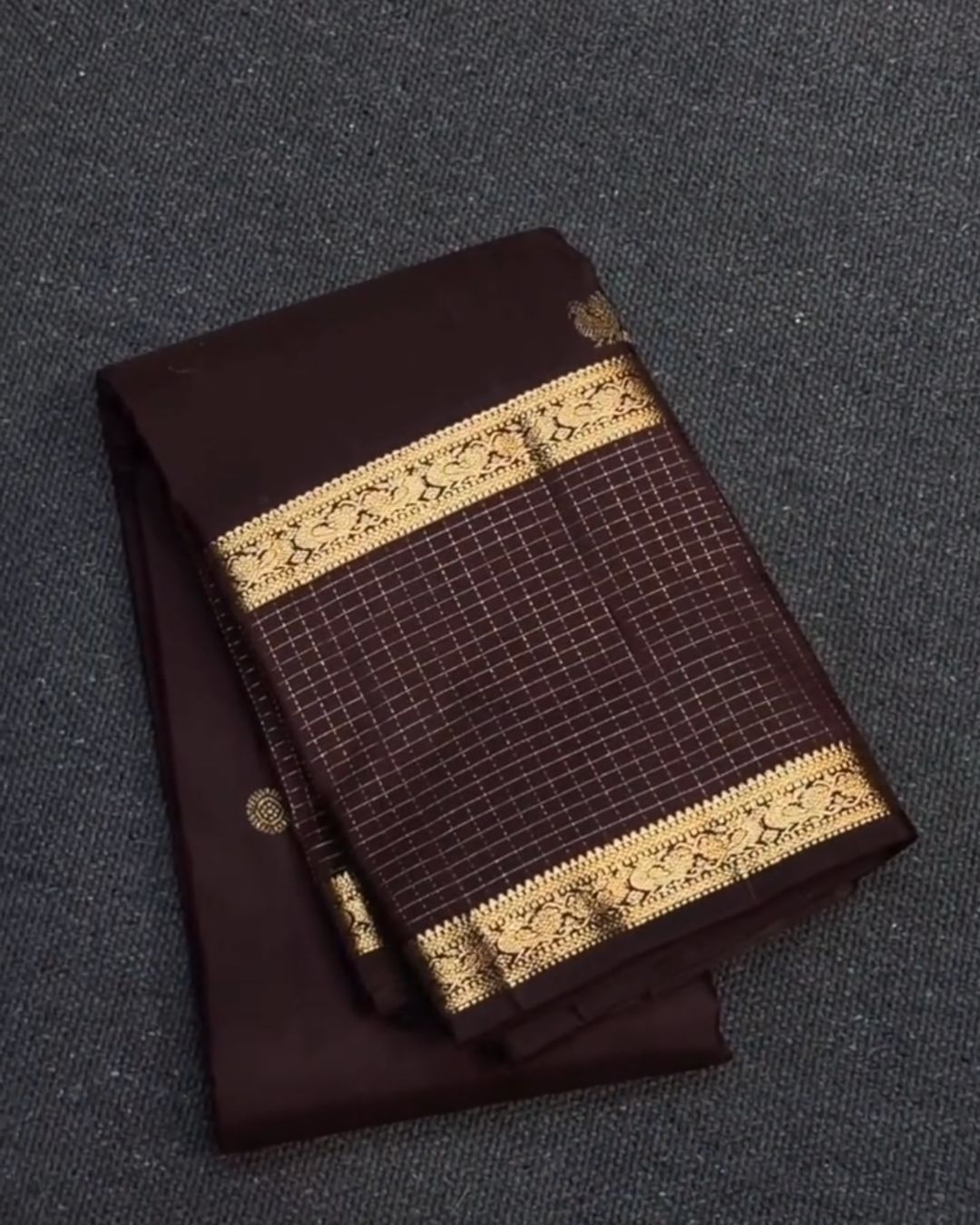 Mahima Vaira Oosi Silk Saree